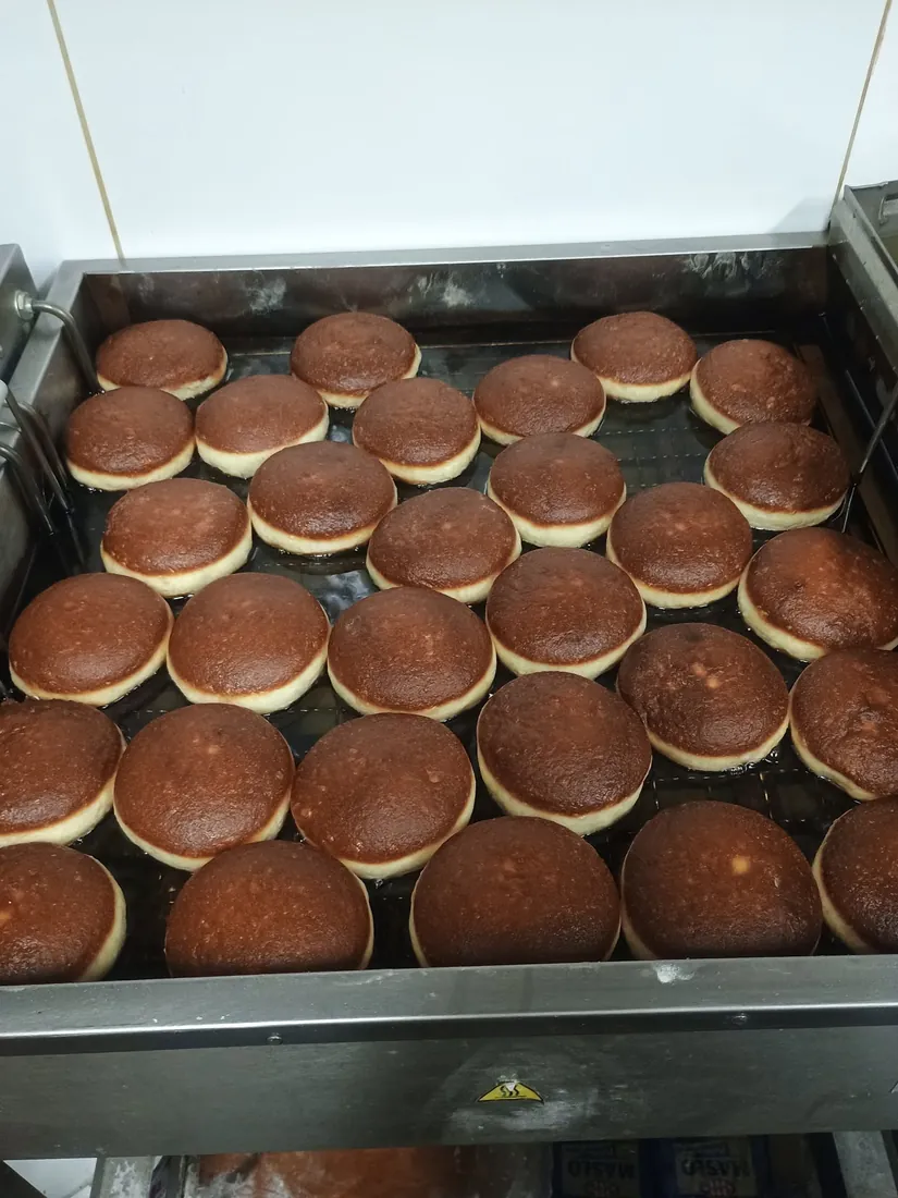 Pączki smażące się w tłuszczu